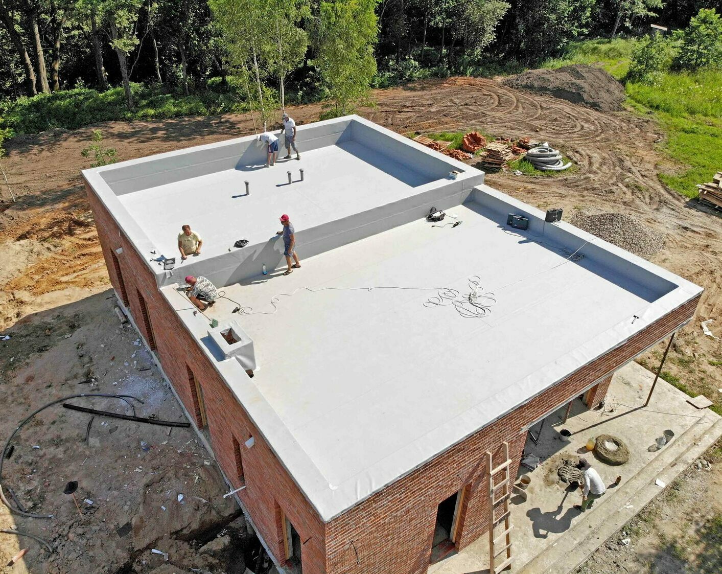 устройство плоской эксплуатируемой кровли частного дома плоская кровля коттедж