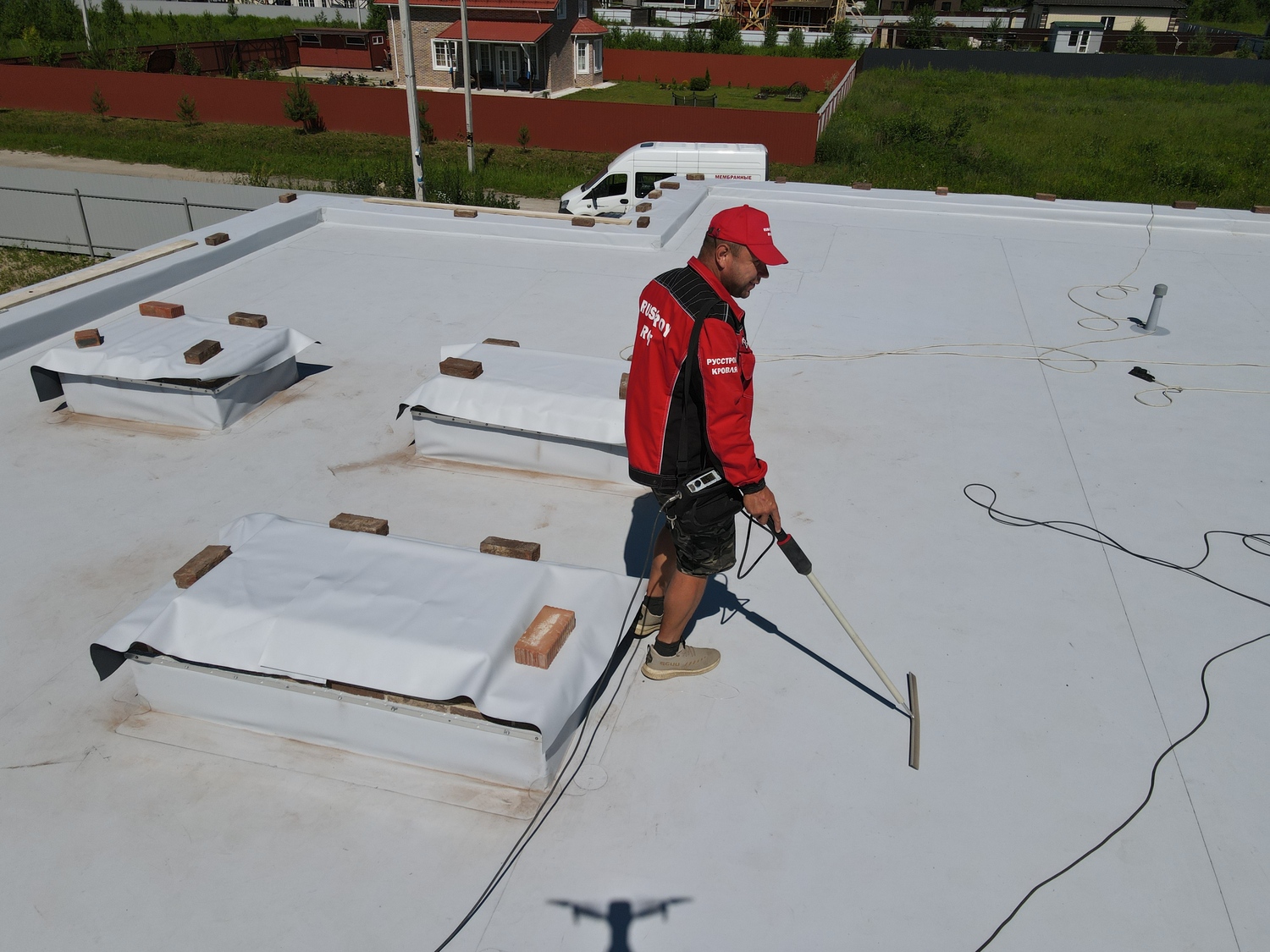 коттедж плоская кровля Изотест проверка мембран